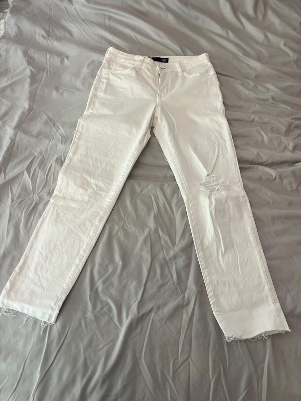 Kut from the Kloth White Straight-Leg Jeans with Distressed Knee